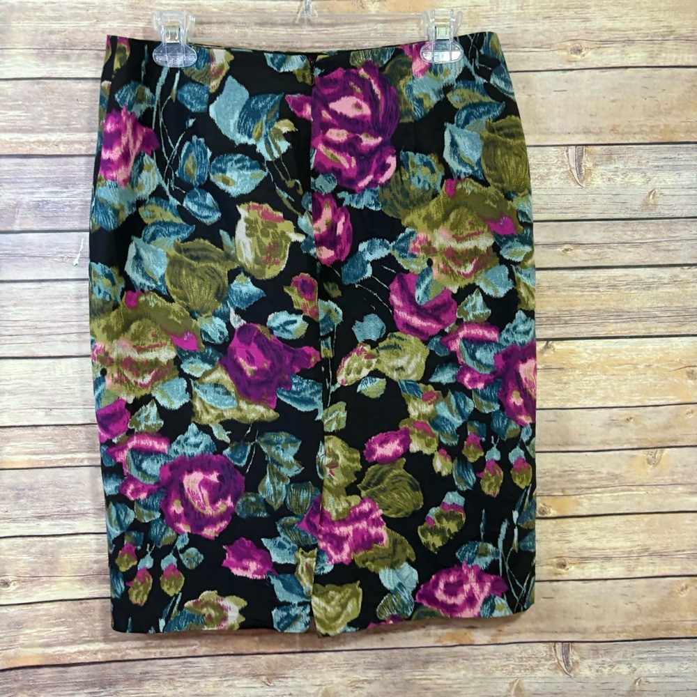 Talbots Purple Blue Floral Pencil Skirt Size 6 EUC  F2